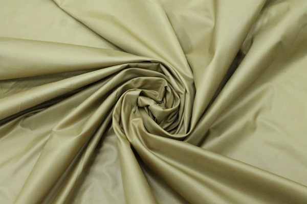 Плащевая ткань: описание, виды, свойства и фото материала